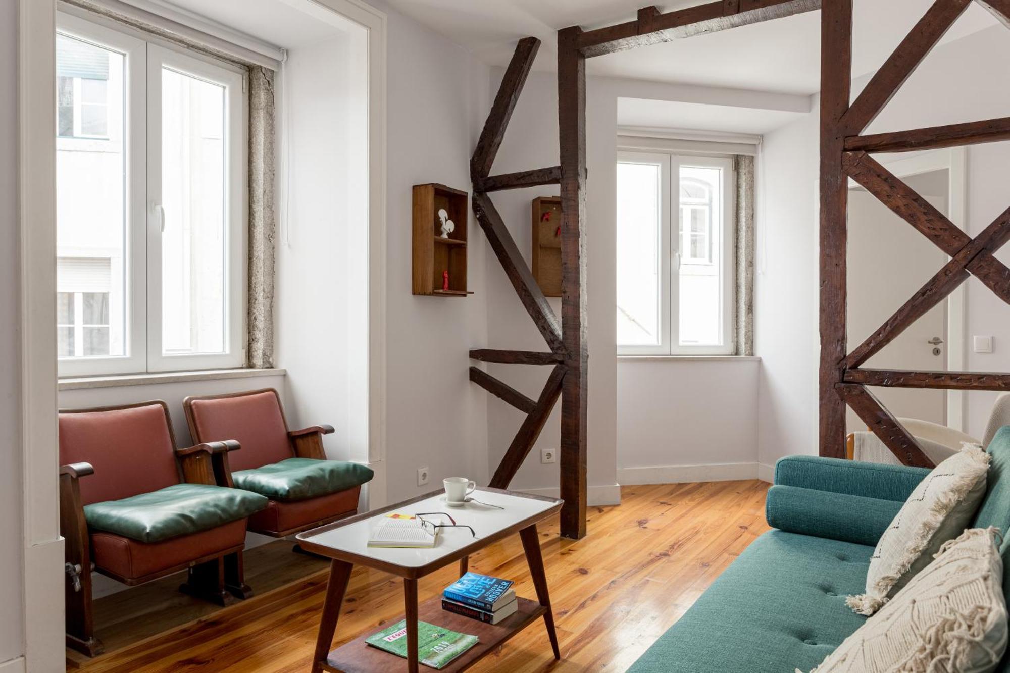 Joivy Inviting Flat Next To Carmo Convent Apartment Lisbon Exterior photo