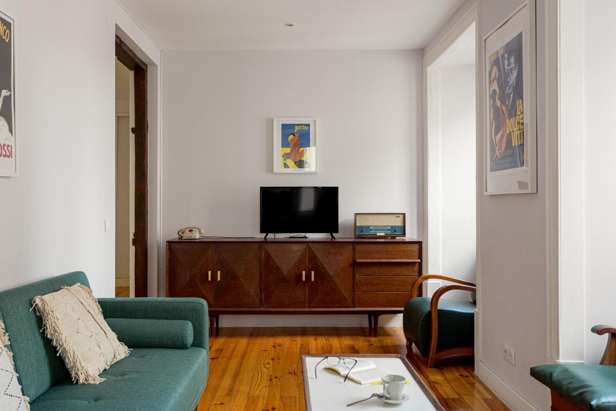 Joivy Inviting Flat Next To Carmo Convent Apartment Lisbon Exterior photo